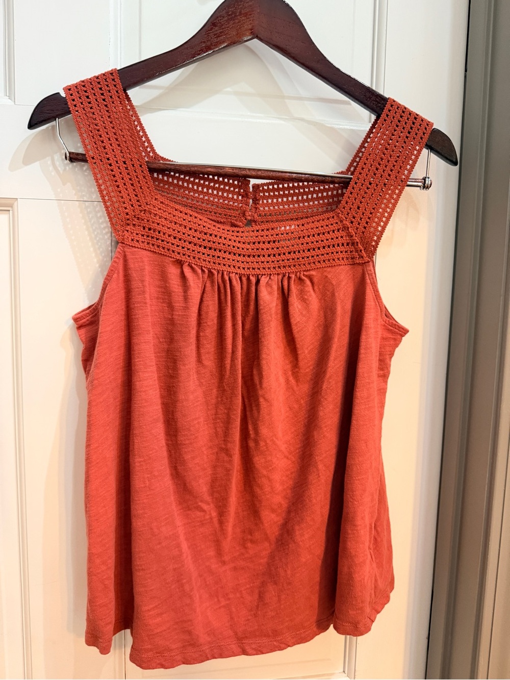 Old Navy Rust Crochet Yoke Tank Camisole - Women's